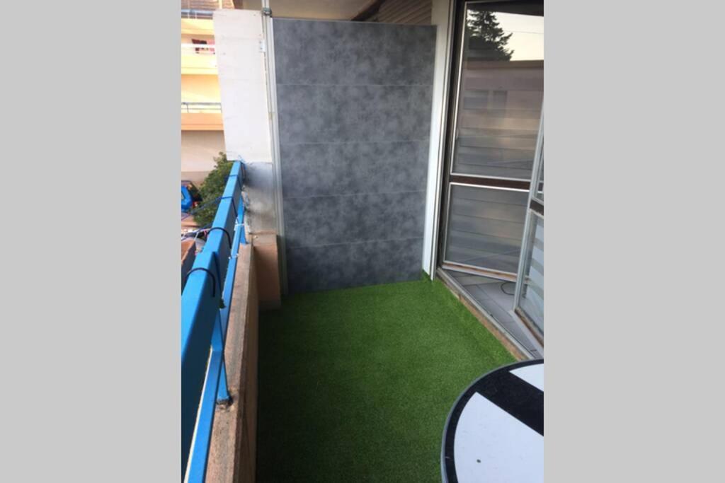 studio meublé ensoleillé fibre sfr box Nimes Exterior foto